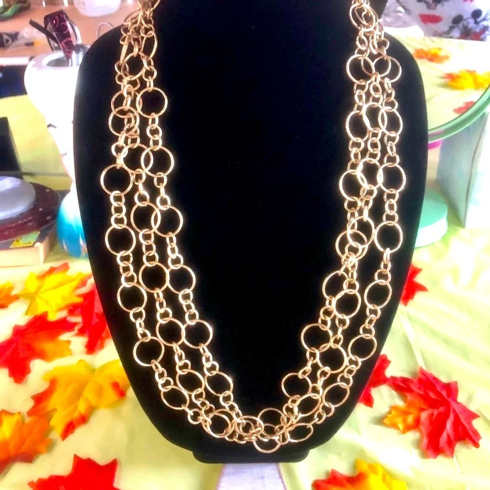 Lia Sophia neck decor - Picture 7 of 8